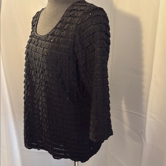 Elegant Black Textured Women's Top with sequins. Size Med. - Picture 3 of 8